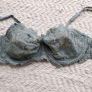 Victoria's Secret Lace Push Up Bra EUC 36D